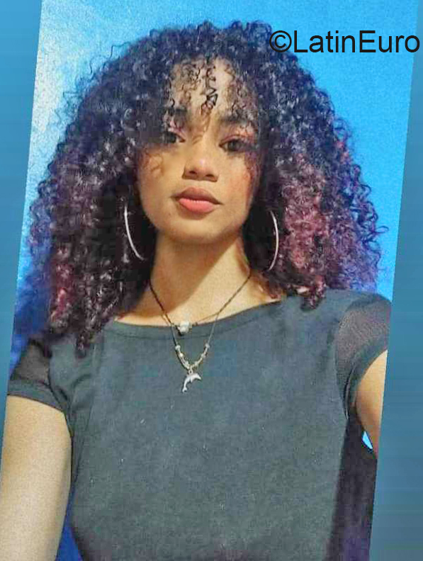 Date this voluptuous Colombia girl Dayana from Medellin CO31502