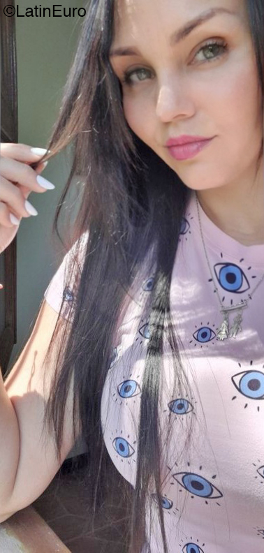 Date this sensual Venezuela girl Lorena from Valera VE4089