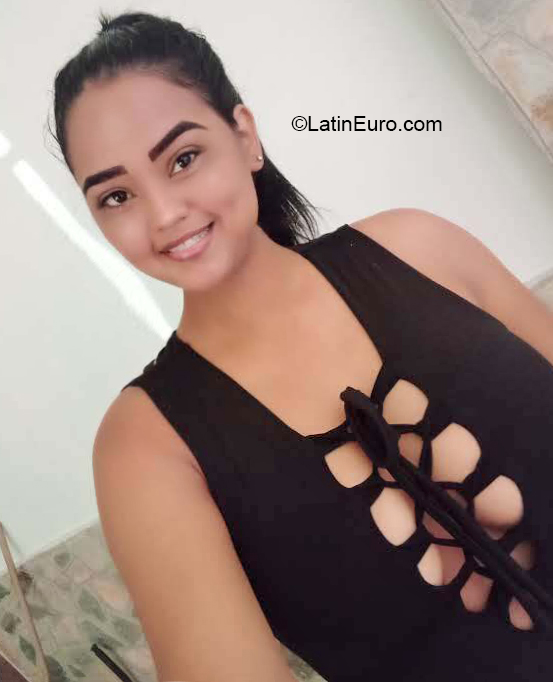 Date this good-looking Venezuela girl Ferna from Valencia VE4094