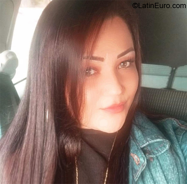 Date this young Brazil girl Hevary from Colombo BR11520