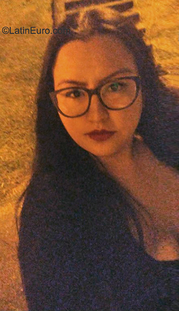 Date this hot Colombia girl NAILYN from Medellin CO30998