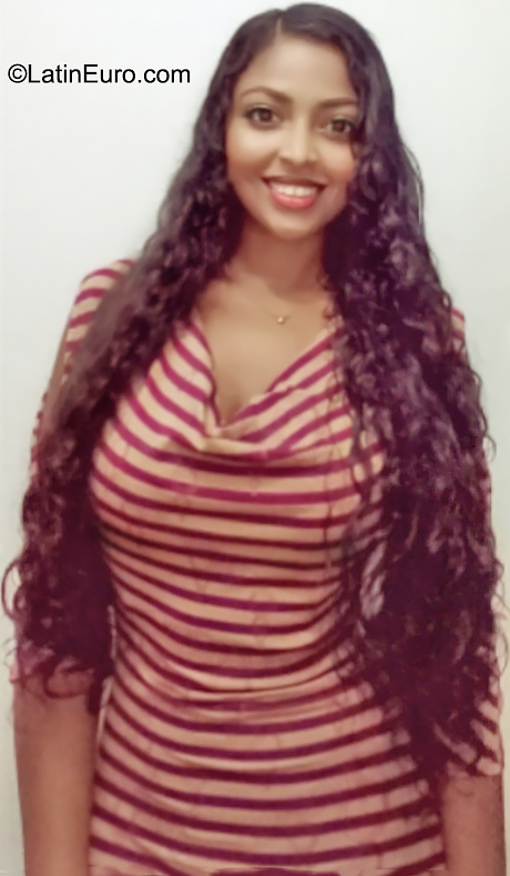 Date this good-looking Mexico girl Mara from La Paz MX2500