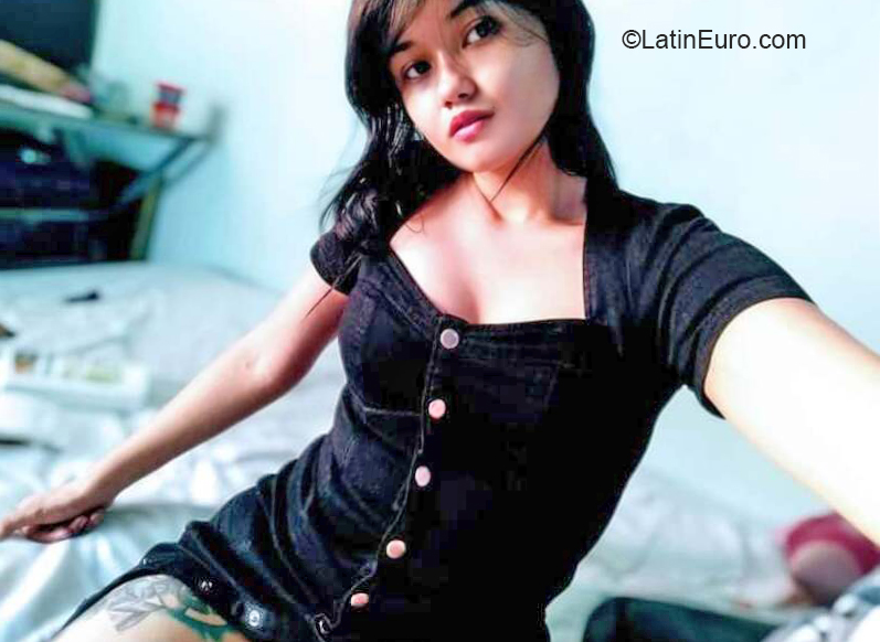 Date this exotic Colombia girl Hilda from Bucaramanga CO31031