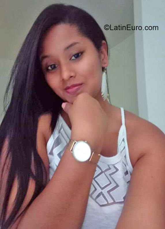 Date this good-looking Colombia girl Samantha from Cali CO31033