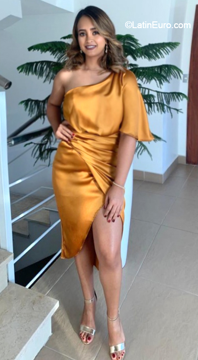 Date this charming Dominican Republic girl Yun from Santo Domingo DO40333