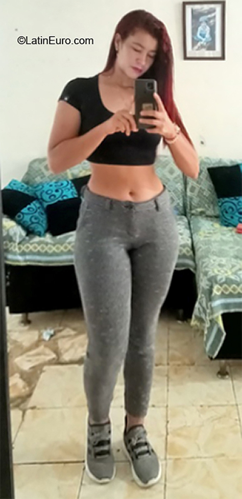 Date this cute Colombia girl Angie from Cali CO31040