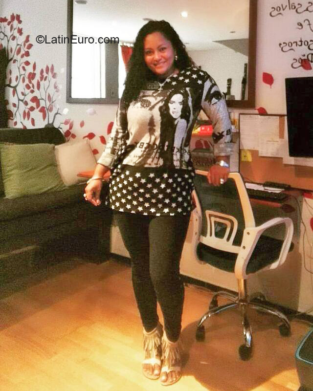 Date this hard body Colombia girl Leydy from Tumaco CO31047