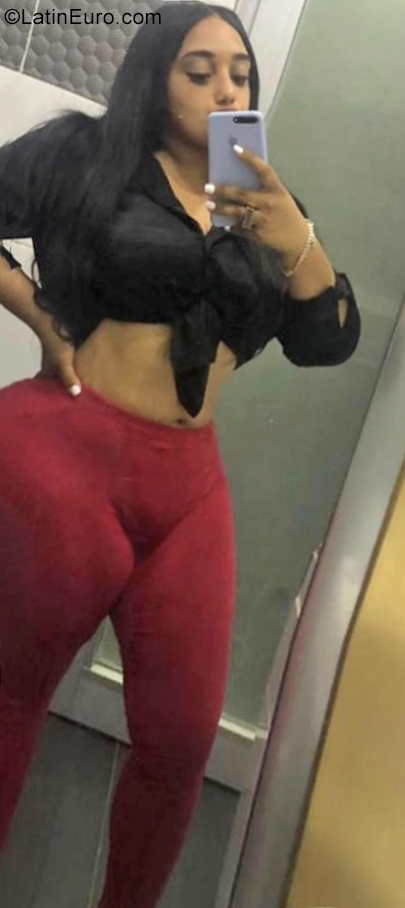 Date this charming Dominican Republic girl Yelissa from Santo Domingo DO40371