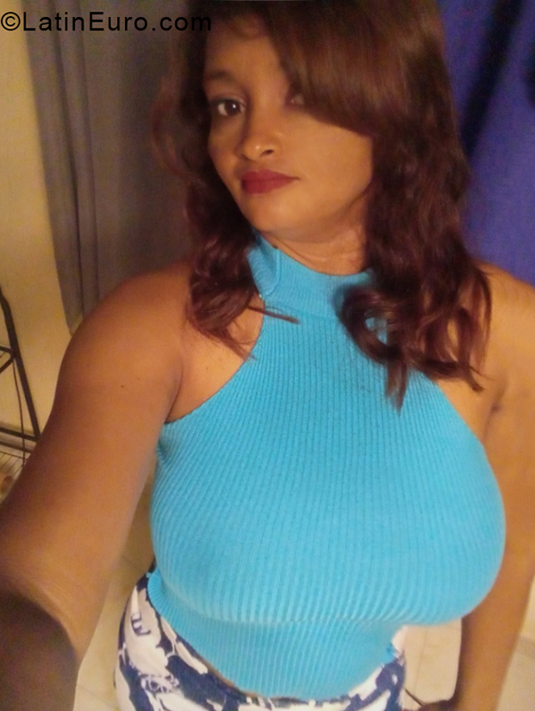 Date this exotic Dominican Republic girl Migdalia from Santo Domingo DO40406