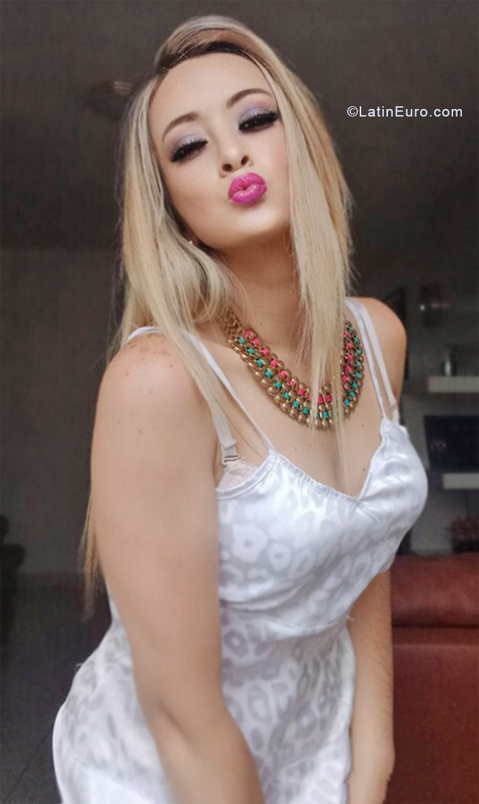 Date this athletic Venezuela girl Brigitte from Caracas VE4114
