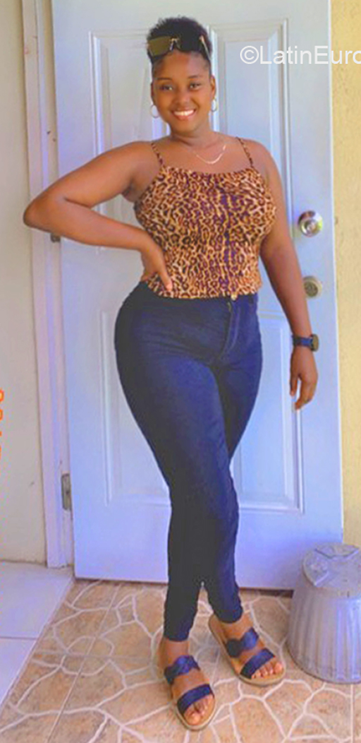 Date this lovely Jamaica girl Danna from Kingston JM2735