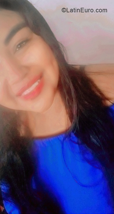 Date this funny Mexico girl Tayem from Juarez MX2557