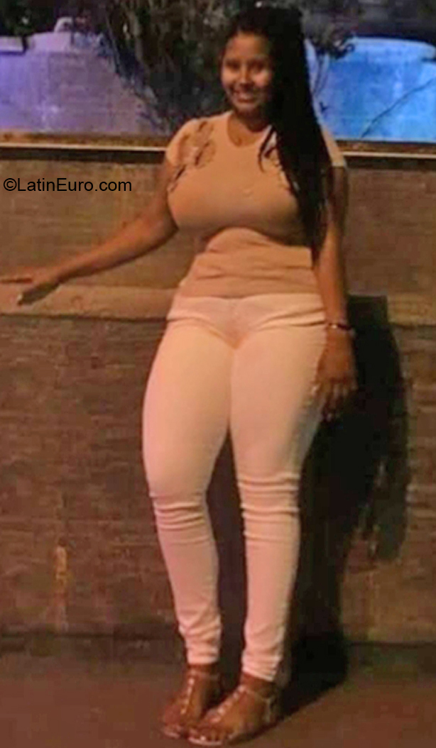 Date this hot Colombia girl Alejia from Cali CO31347