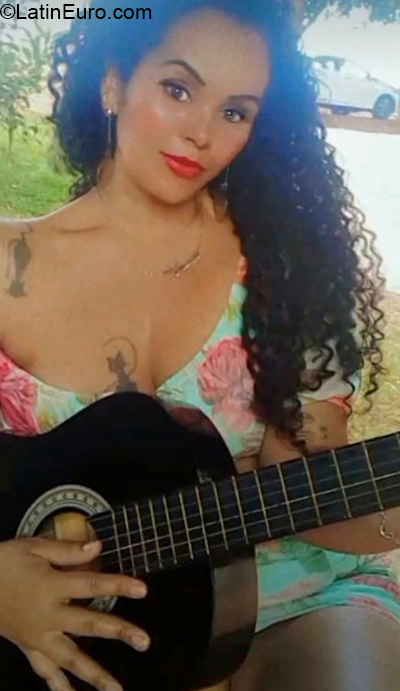 Date this georgeous Brazil girl Amanda from Uberlandia BR11729