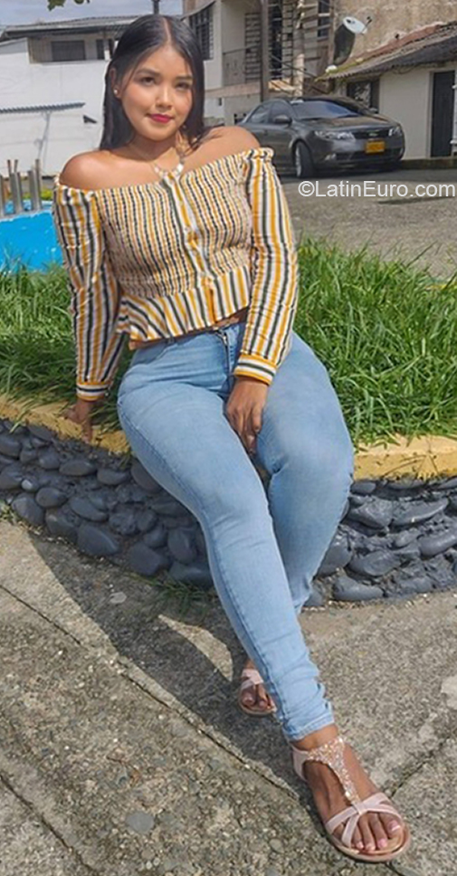 Date this tall Colombia girl Luz Angelica from Buenaventura CO31380