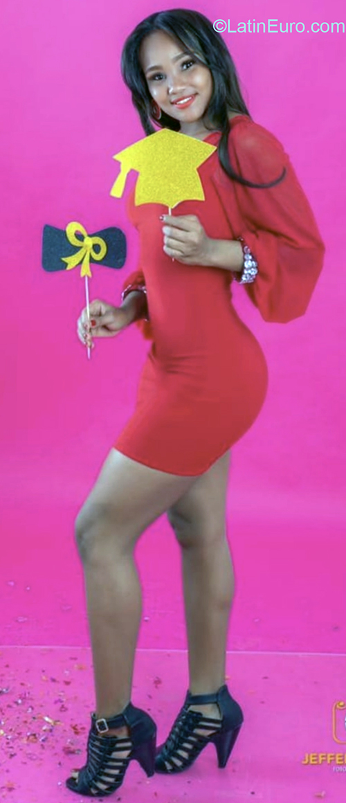 Date this cute Dominican Republic girl Estrella from Santo Domingo DO40603