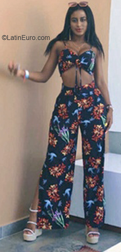 Date this fun Colombia girl Johana from Pereira CO31400