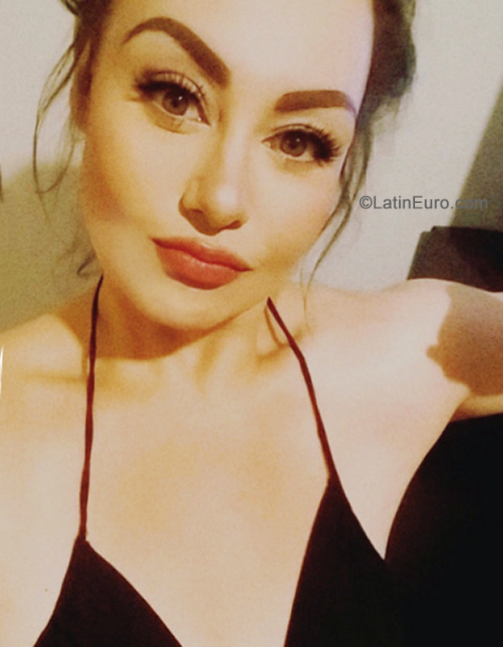 Date this nice looking Mexico girl Belen from Guadalajara MX2564