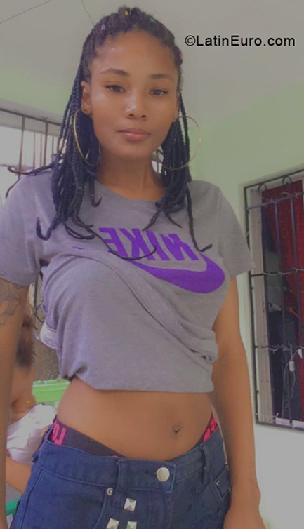 Date this fun Dominican Republic girl Sofia from Puerto Plata DO40623