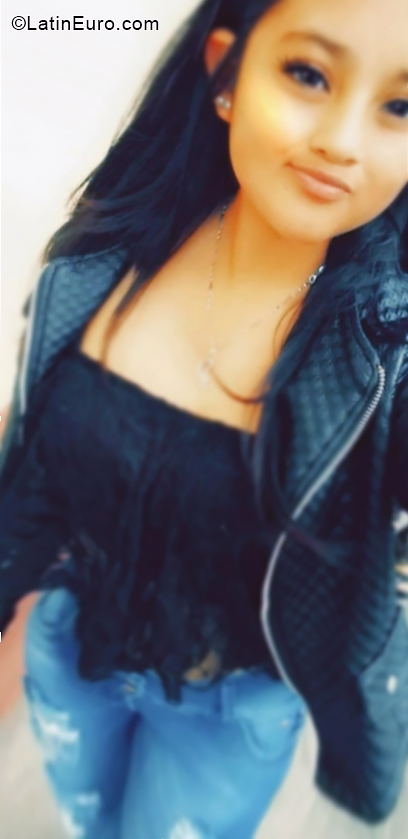 Date this nice looking Peru girl Vanesa from Arequipa PE1986