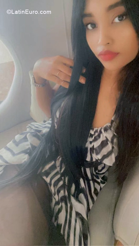 Date this sensual Dominican Republic girl Moniestef from Santo Domingo DO40644