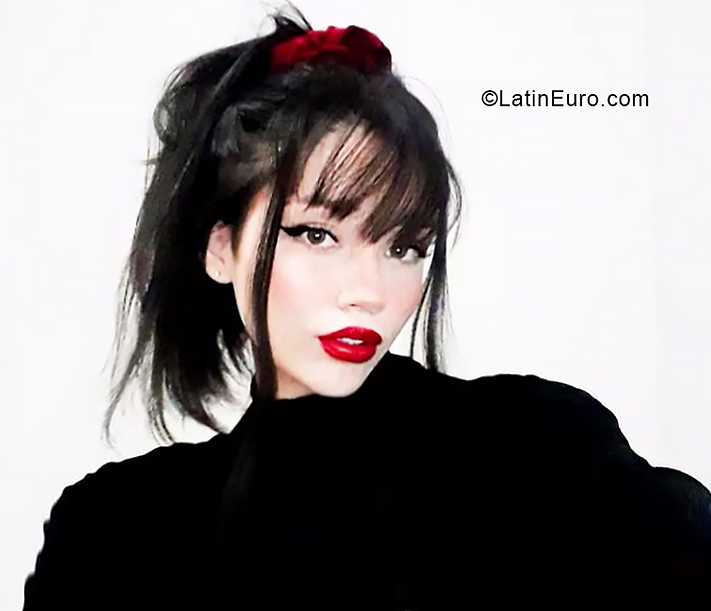 Date this attractive Argentina girl Meli from Mendoza AR854