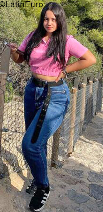Date this attractive Spain girl Lineth from Madrid ES693