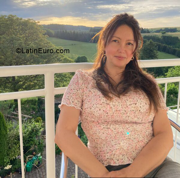 Date this voluptuous Netherlands girl Ana from Helmond NL341