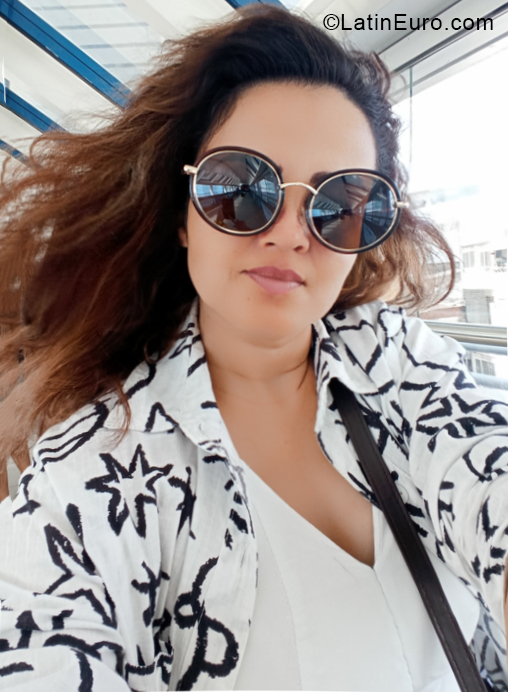 Date this nice looking Brazil girl Hadassah from Recife BR11721