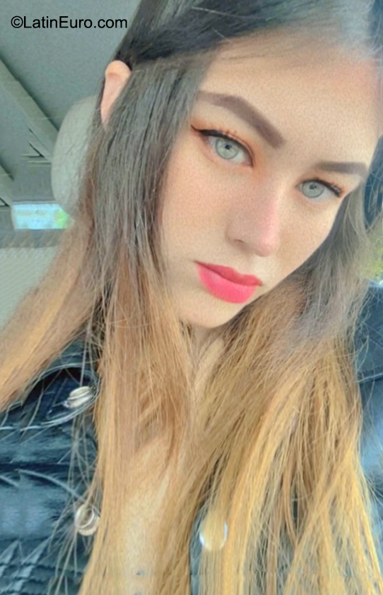 Date this georgeous Mexico girl Abi from Mexico City MX2583