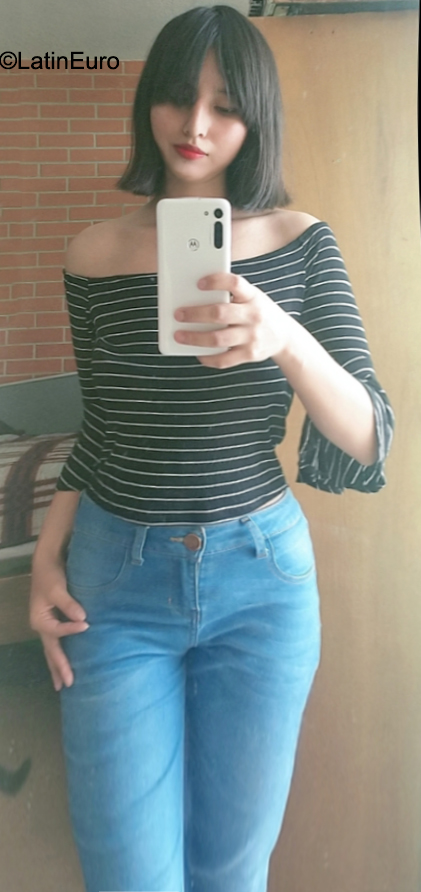 Date this gorgeous Mexico girl Dulce from Puebla MX2585
