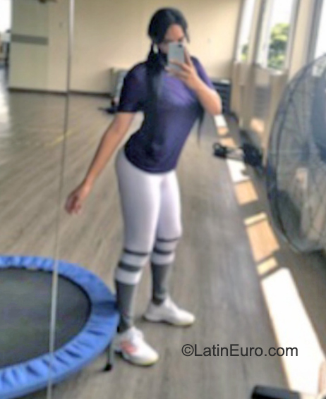 Date this tall Colombia girl Patricia from Cali CO31561