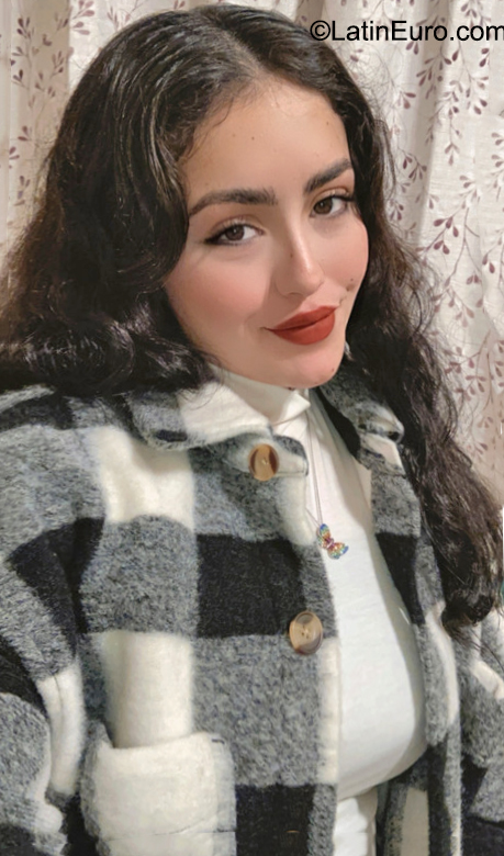 Date this stunning United States girl Vanessa from Milwaukee US21688