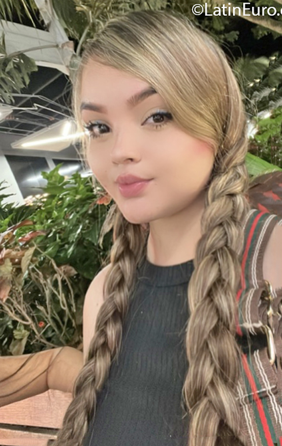 Date this sultry Colombia girl Manuela from Cartago CO31592