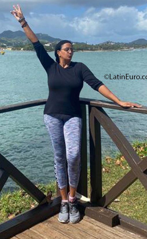 Date this voluptuous Dominican Republic girl Jacquelin from Santiago De Los Caballeros DO40739