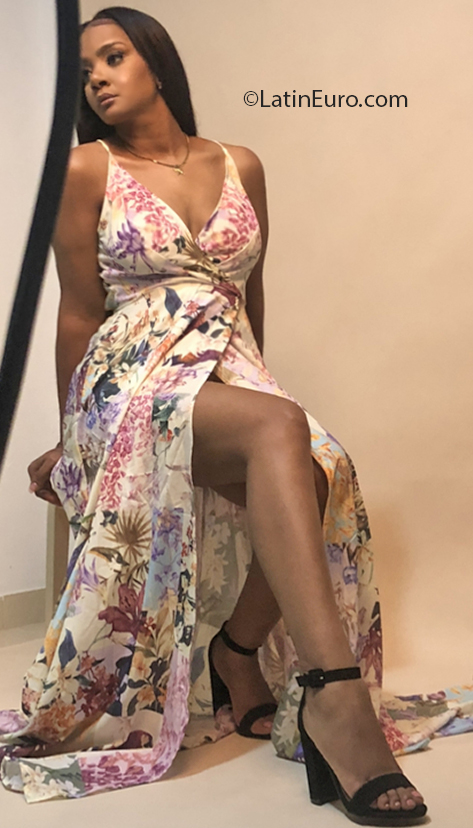 Date this foxy Dominican Republic girl Cristabel from Puerto Plata DO40741