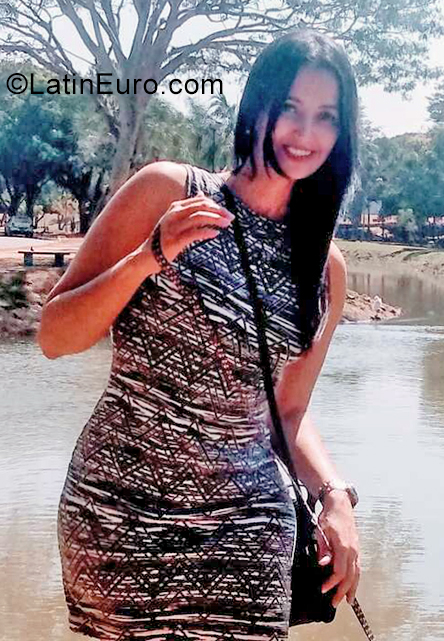 Date this sultry Brazil girl Ail from Sao Paulo BR11850