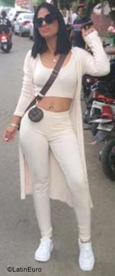 Date this sultry Dominican Republic girl Yahaira from Santiago DO40780
