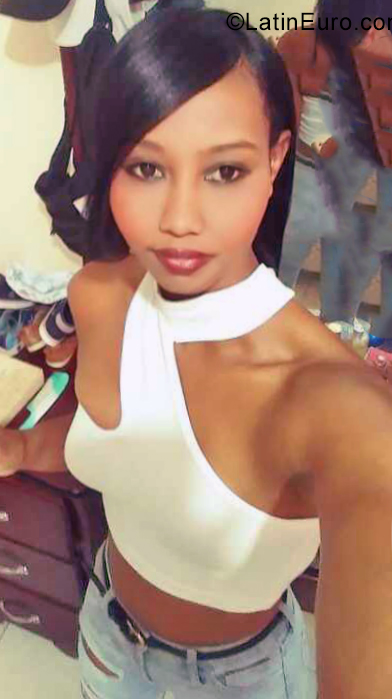 Date this charming Dominican Republic girl Mireya from Santiago DO40788