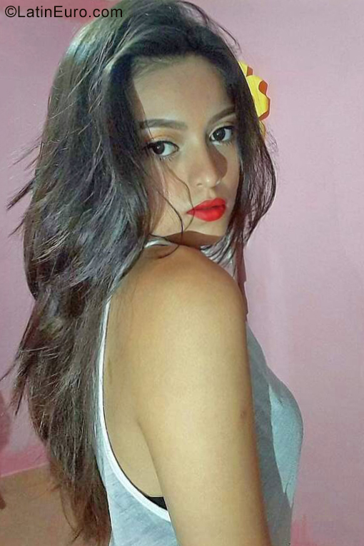 Date this charming Bolivia girl George from Santa Cruz BO144