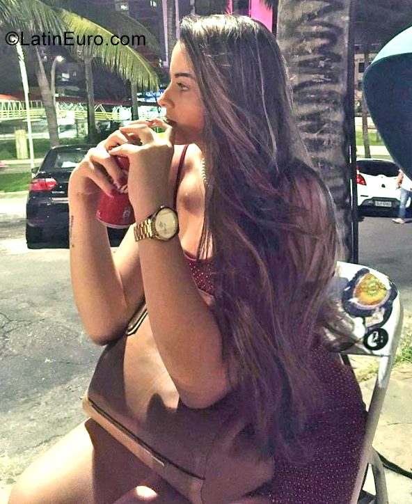 Date this georgeous Brazil girl Lais from Salvador BR11870