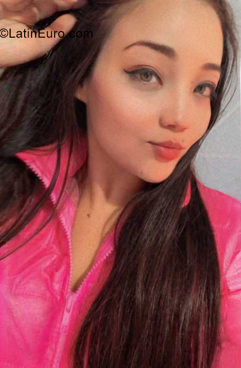 Date this hard body Brazil girl Rafaely from Belem BR11873