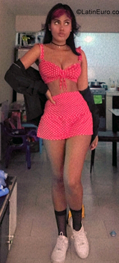 Date this hot Ecuador girl Carmen from Quito EC921