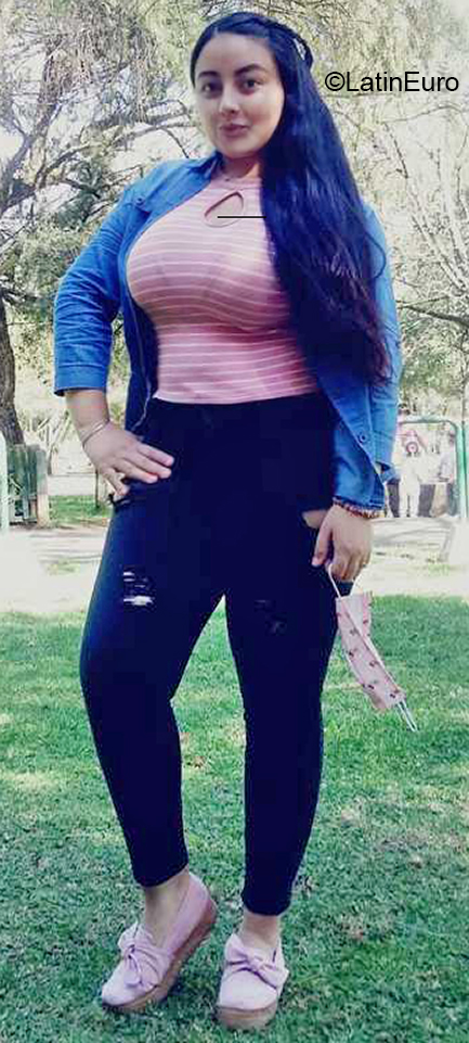Date this happy Peru girl Andrea from Lima PE2002