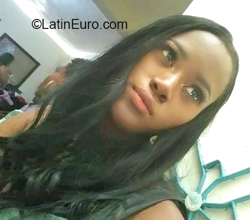 Date this stunning Dominican Republic girl Jennifer from Santo Domingo DO40827