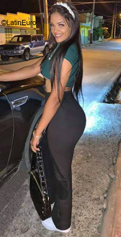 Date this gorgeous Dominican Republic girl Camila peguero from Santo Domingo DO40834