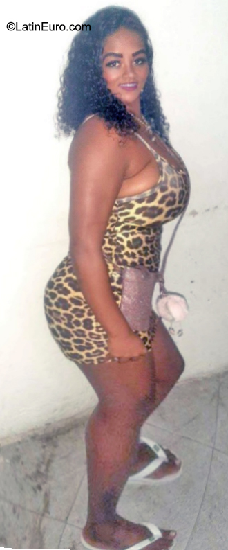 Date this sensual Brazil girl Priscila from Salvador BR11930
