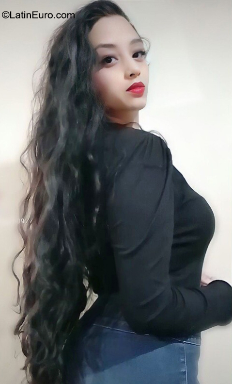 Date this athletic Mexico girl Wen from México MX2611