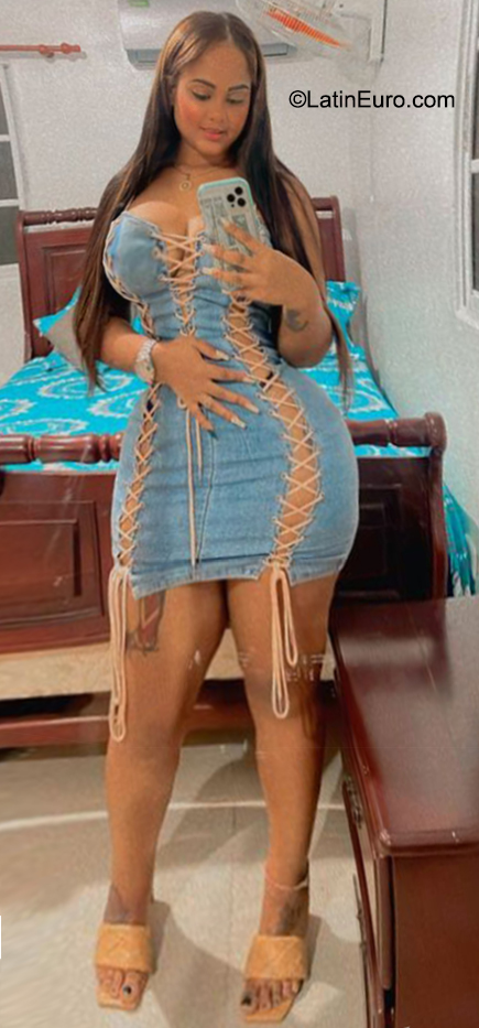 Date this young Dominican Republic girl Cristal from Santo Domingo DO40854