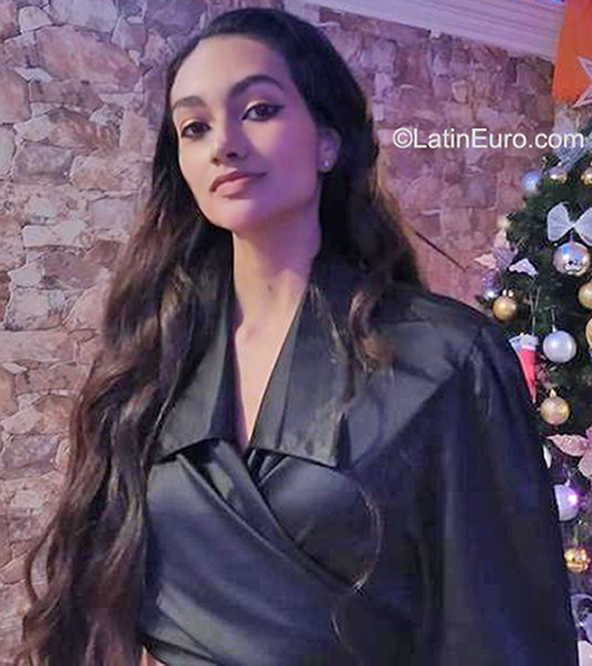 Date this good-looking Colombia girl Juanita from Medellin CO31793